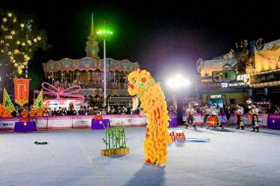 超燃长假！南京欢乐谷“狮王争霸赛”火爆上演，街头艺术节惊喜不断